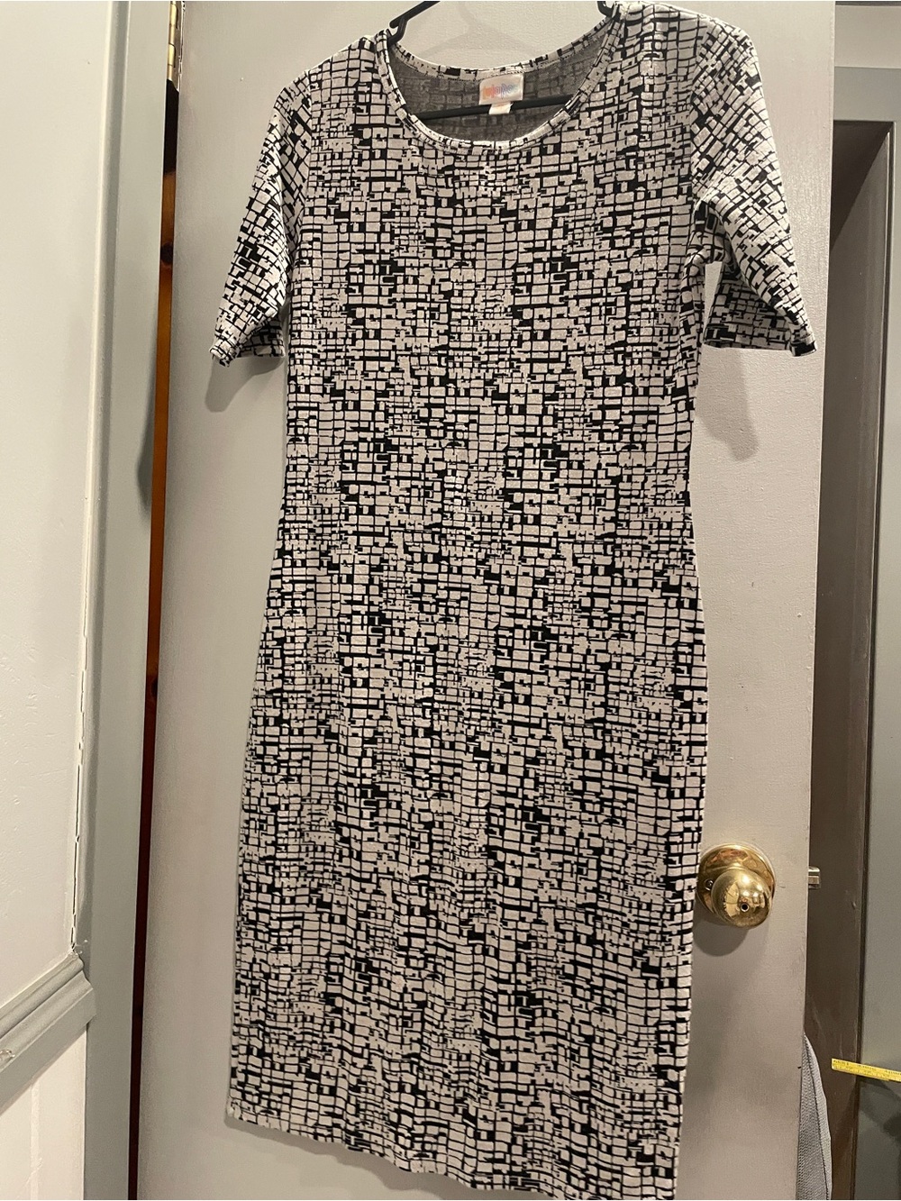 Lularoe Black & White Patterned Shift Dress size XS